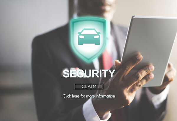 Человек с цифровым планшетом