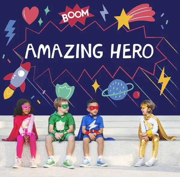 Çocuk süper kahraman kostümleri