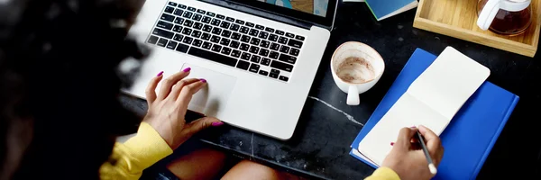 Person typing on laptop keyboard — Stock Photo, Image