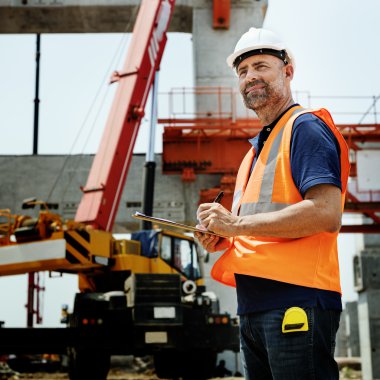 İnşaat işçisi sitesi binasında kalıyor