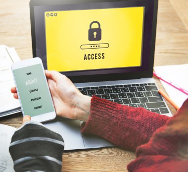 Dijital cihazlar ile çalışan kızlar, 