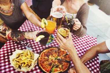 İçecekler içme arkadaş