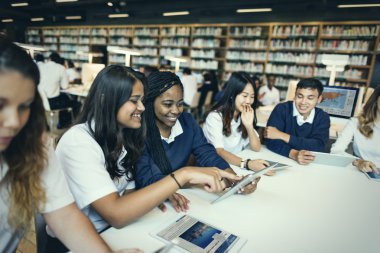 Dijital tablet tarama öğrenciler