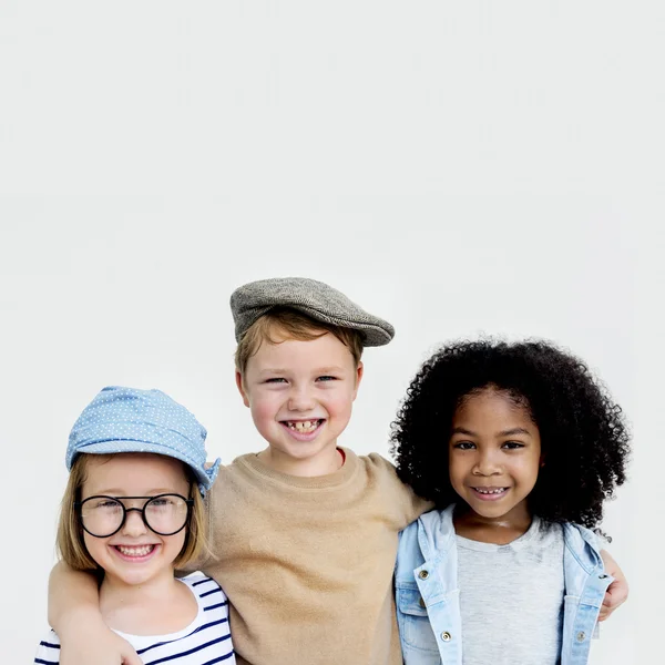 Grappige kinderen veel plezier hebben — Stockfoto