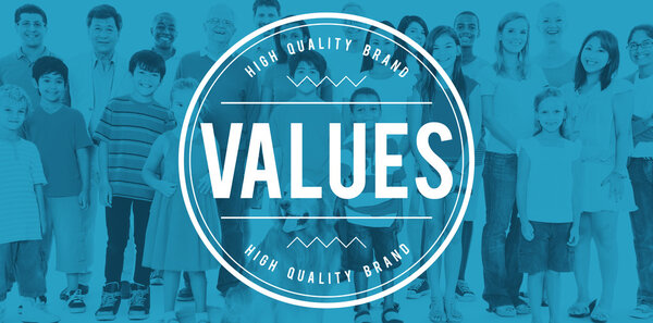 Группа людей и детей
