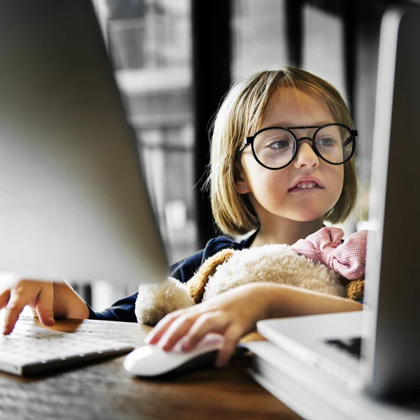 Girl Playing with Computer — Stock Photo, Image