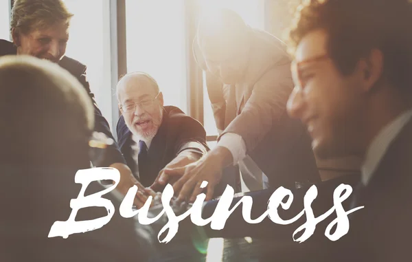 Geschäftsleute bei Treffen — Stockfoto