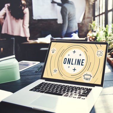 Bilgisayar çalışma tablosunda