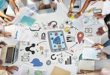 Öğrenciler beyin fırtınası planı 