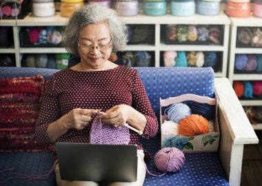 Örgü pembe Craff kadın