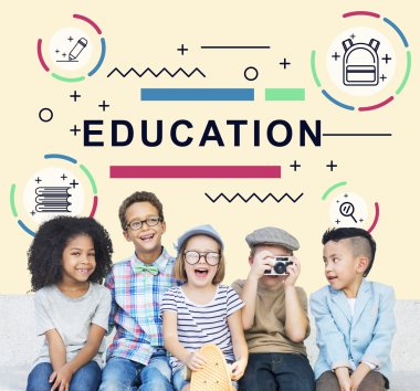 Çocuklar gülüyor ve eğlenin