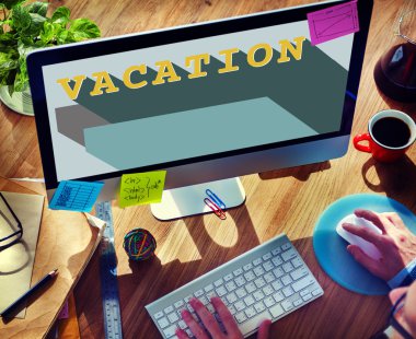 Bilgisayar kullanan adam 