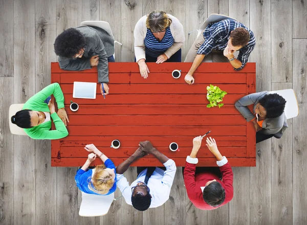 Equipe de negócios em discussão em reunião — Fotografia de Stock