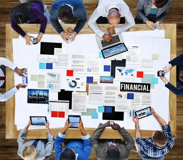 Equipo de negocios trabajando en la oficina — Foto de Stock