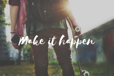 Kaykaylı genç adam.