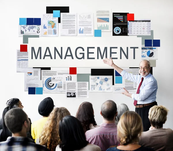 Menschen bei Seminaren mit Management — Stockfoto