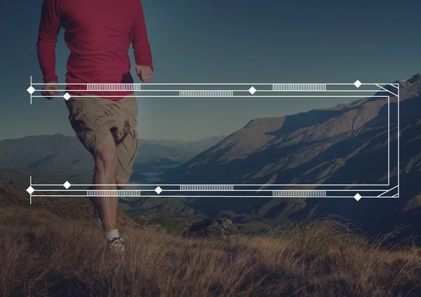 Man hiking in mountains — Stock Photo, Image