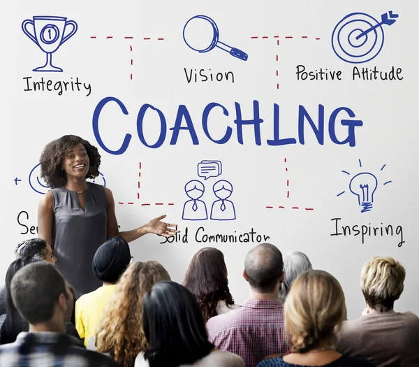 Personen bei Seminaren mit Coaching — Stockfoto