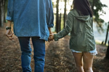 ormanda yürümek çift