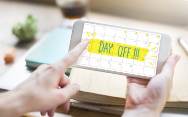 kişi holding akıllı telefon