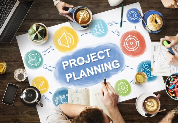 Mesa con póster con Planificación de Proyectos — Foto de Stock