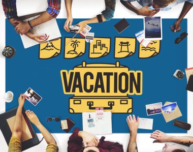 Grup masada oturan insan 