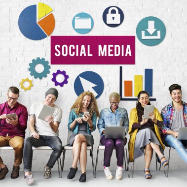 İnsanlar dijital araçları tarama  