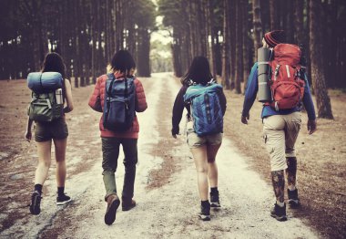 arkadaşlarım birlikte trekking