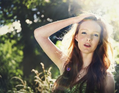 Kadın dinlenmek doğa