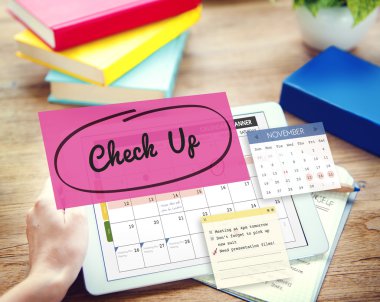 kişi holding dijital tablet