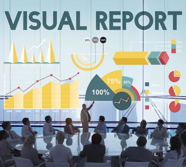 Gens d'affaires travaillant avec Visual Report — Photo