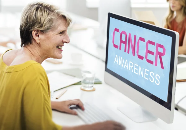 Woman working at office with computer — Stock Photo, Image