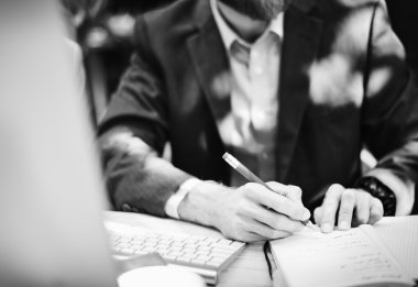 Ofiste çalışan iş adamı