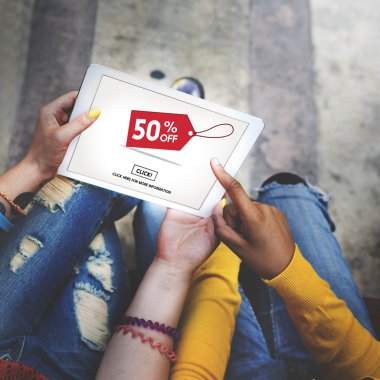 İnsanlar internet'te sörf