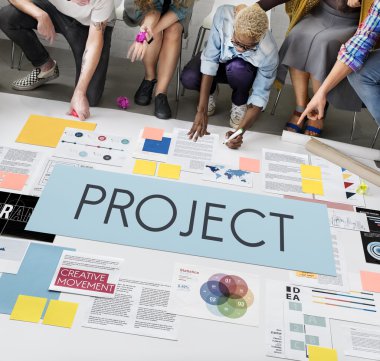 Kattaki insanlar çizim afiş 