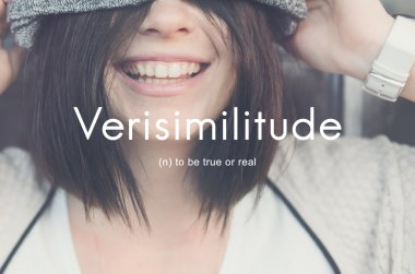 arka plan üzerinde neşeli kadın