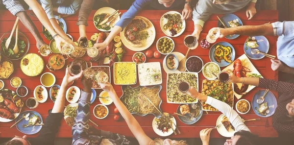 Pessoas e comida com Concept — Fotografia de Stock