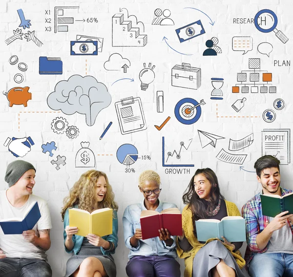 Group of people reading books — Stock Photo, Image