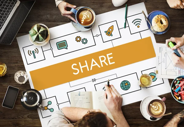 Tavolo con poster con Share — Foto Stock