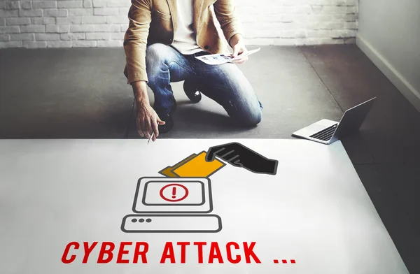 Geschäftsmann arbeitet mit Cyber-Angriff — Stockfoto