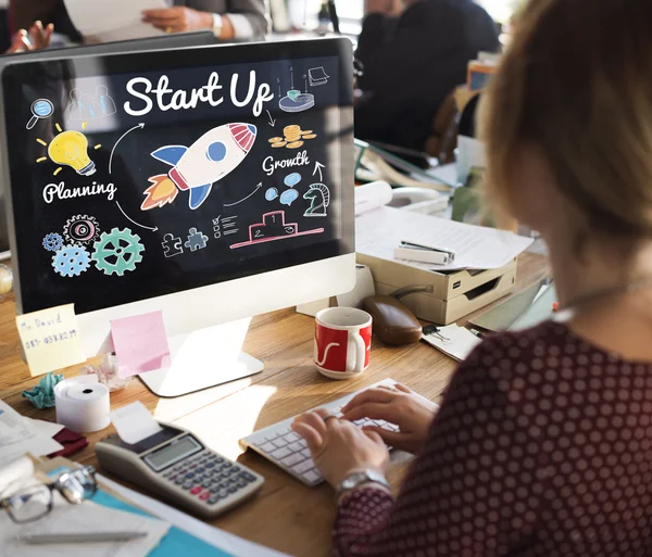 Business woman working at office — Stock Photo, Image