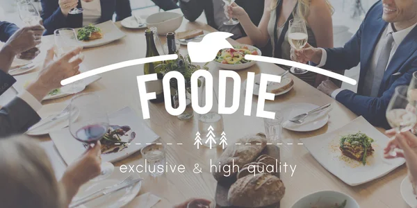 Mensen uit het bedrijfsleven in het Restaurant met Foodie Concept — Stockfoto