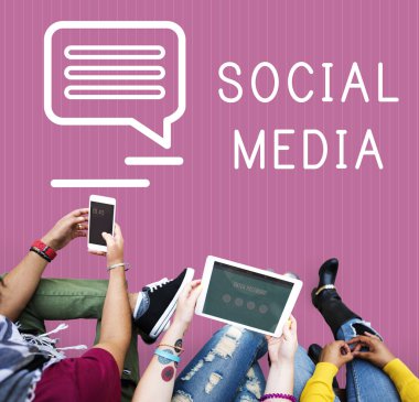 İnsanlar internet'te sörf