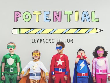 Çocuk süper kahraman kostümleri