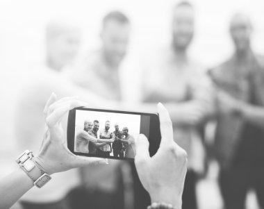 insanlar alarak hareket eden fotoğraf