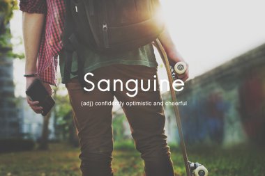 Mobil tutan adam ve kaykay