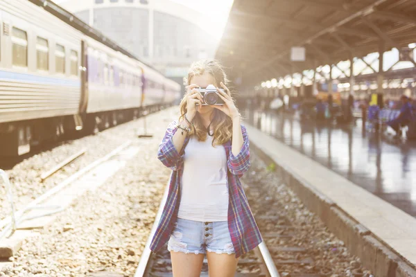 Mujer haciendo fotos —  Fotos de Stock