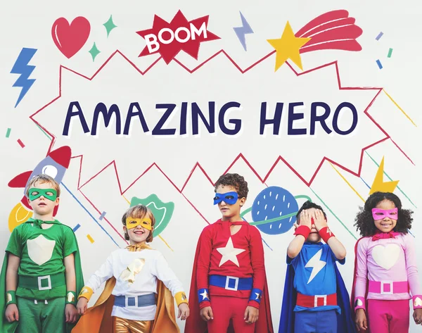 Çocuk süper kahraman kostümleri