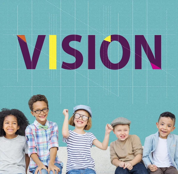 Çocuklar gülüyor ve eğlenin