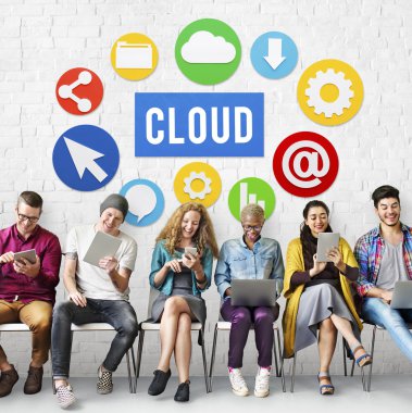 İnsanlar dijital araçları tarama  